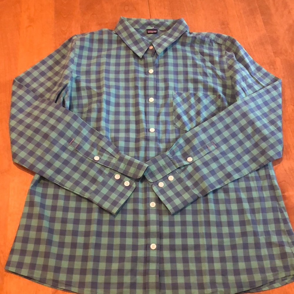 Patagonia green and blue plaid button down